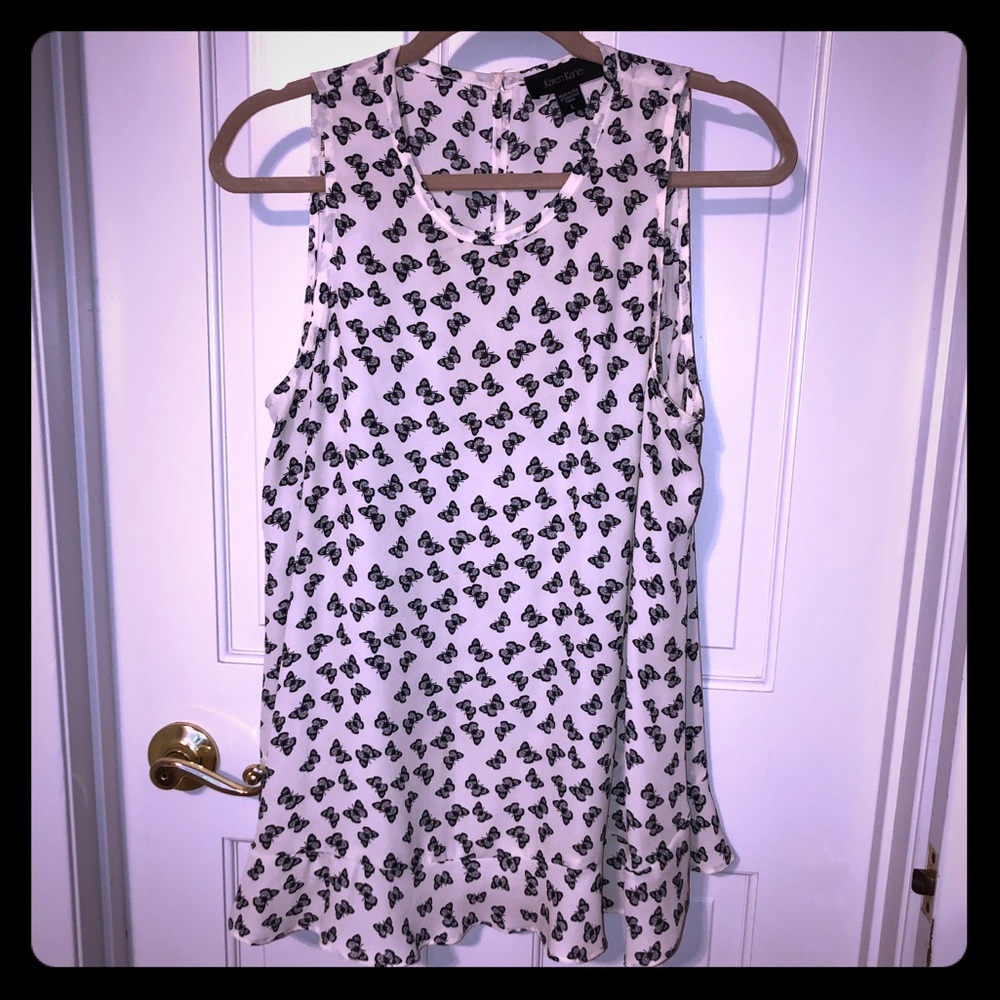 Woman’s Karen Kane blouse